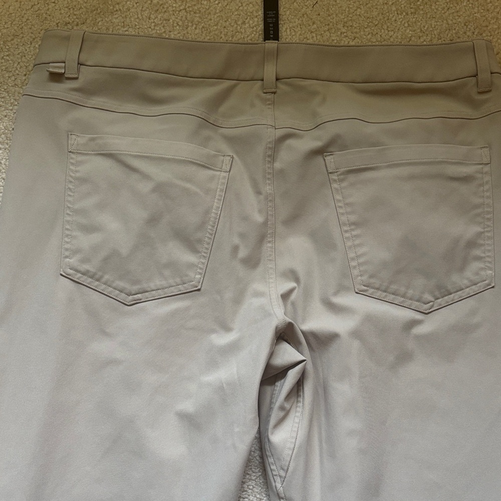 lululemon athletica Men's Khaki Stretch Chino Pants - Picture 4 of 7
